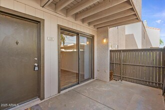 2938 N 61st Pl in Scottsdale, AZ - Building Photo - Building Photo
