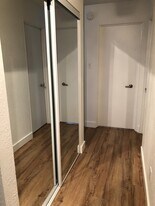 575 Marifield Ave in Victoria, BC - Building Photo