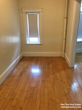 1824 Beacon St, Unit 1 in Brookline, MA - Building Photo - Building Photo