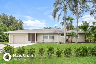 8 McArthur Ave in Lehigh Acres, FL - Building Photo