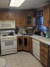 189 Newman St, Unit 189 Newman St. Metuchen in Metuchen, NJ - Foto de edificio - Building Photo