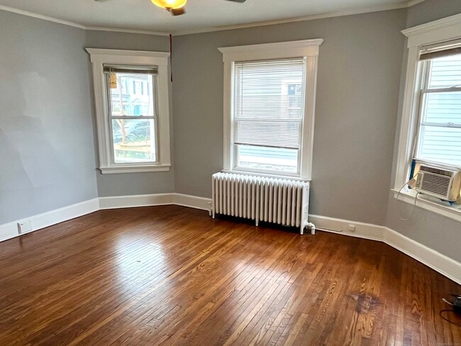 28 Dolsen Pl in Stamford, CT - Building Photo - Building Photo
