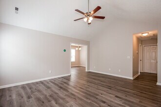 8631 Bodkin Ct in Charlotte, NC - Foto de edificio - Building Photo