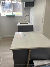 101 Flora Dr in Toronto, ON - Building Photo - Building Photo