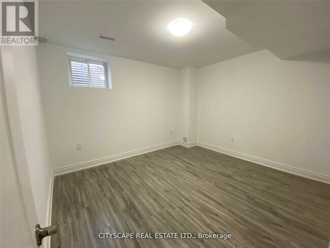20 Pentonville Rd in Brampton, ON - Building Photo - Building Photo