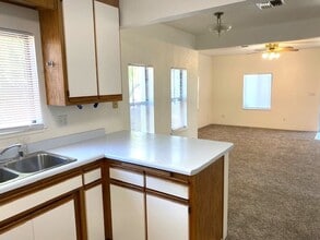 2214 Waldon St in Redding, CA - Building Photo - Building Photo