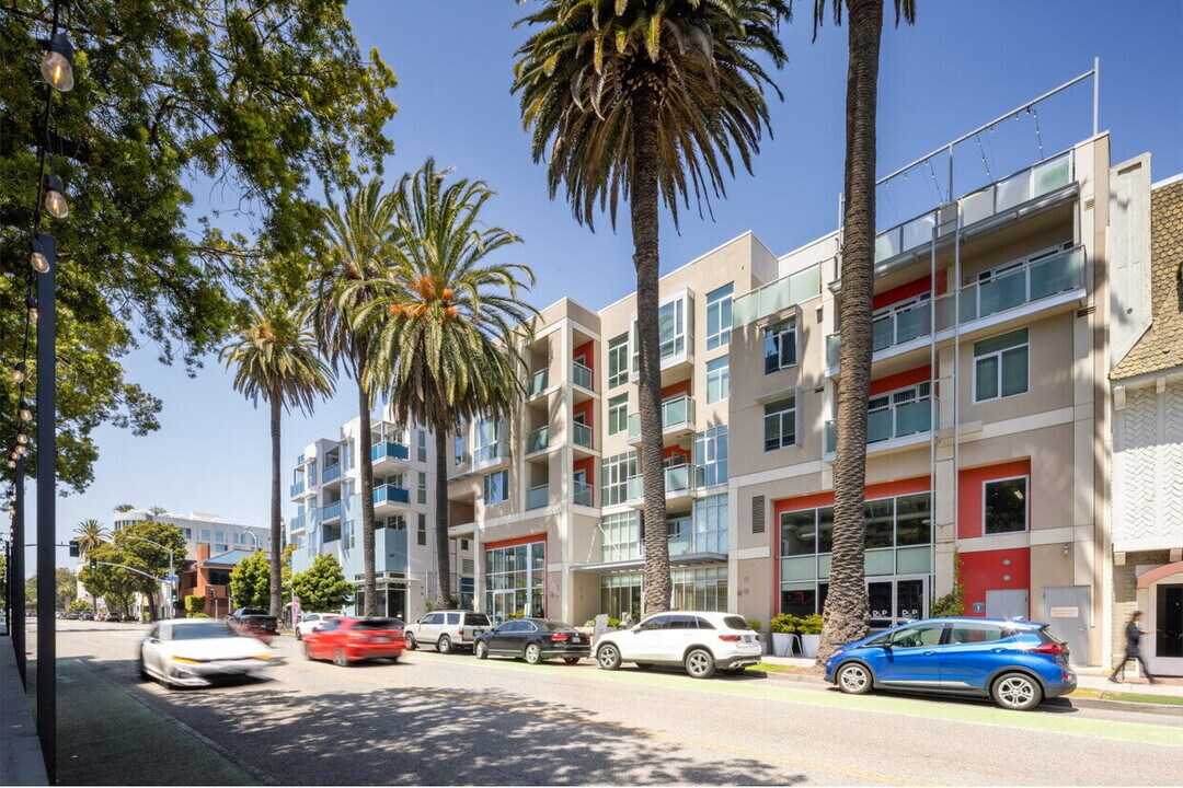 1317 7th St in Santa Monica, CA - Building Photo