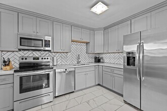 1622 Bill St in Norfolk, VA - Building Photo - Building Photo