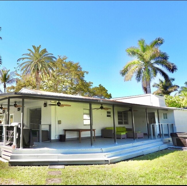 715 Hollywood Blvd in Hollywood, FL - Building Photo - Building Photo