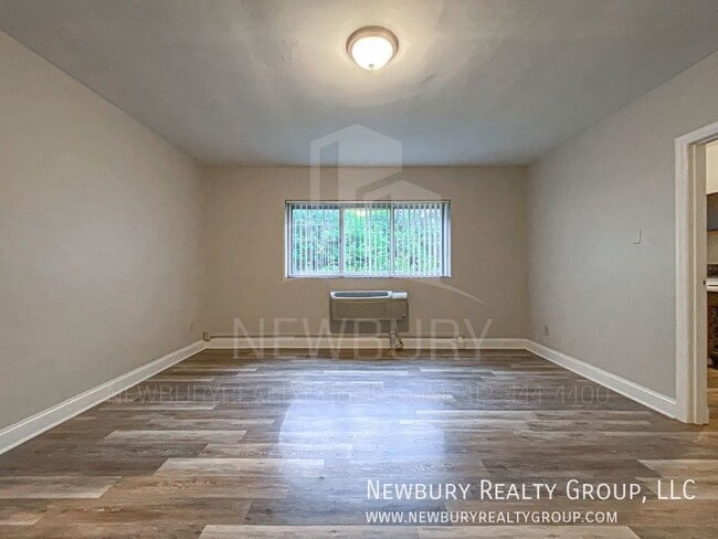 319 San Juan Dr in McKeesport, PA - Building Photo - Building Photo