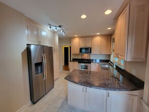 7311 Lindell Blvd, Unit Unit B in University City, MO - Building Photo - Building Photo