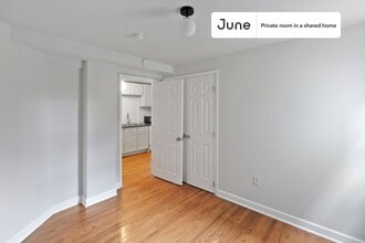 Private bedroom in 2 bed/1 bath Home in Washington, DC - Building Photo - Building Photo