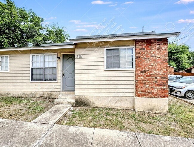 844 E Sunshine Dr in San Antonio, TX - Building Photo - Building Photo