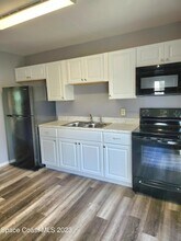 358 Vesta Cir in Melbourne, FL - Foto de edificio - Building Photo