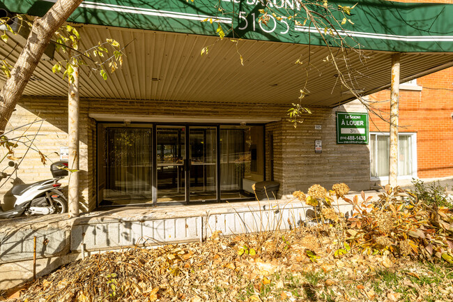 5105 De La Côte-Saint-Luc Ch in Montréal, QC - Building Photo - Building Photo