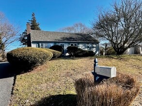 94 Cottonwood Ln in Centerville, MA - Building Photo - Building Photo