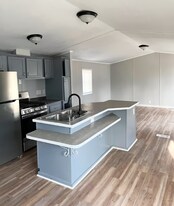 110 N Michigan St in Lawrence, KS - Building Photo