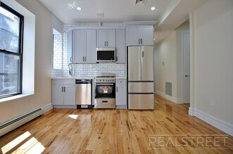 1576 Lincoln Place in Brooklyn, NY - Building Photo - Floor Plan