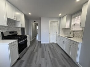 528 John F. Kennedy Blvd in Bayonne, NJ - Building Photo - Building Photo