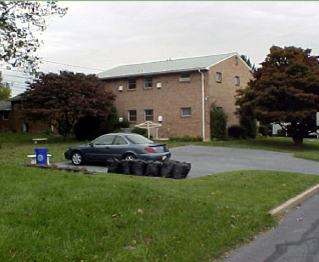 71 Hillside Cir in Camp Hill, PA - Building Photo - Building Photo