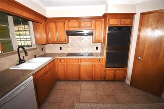 314 Raintree Ln in Lake Jackson, TX - Building Photo - Building Photo