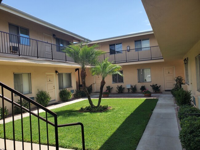 204 E Broadway, Unit C in San Gabriel, CA - Building Photo - Building Photo