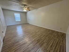 1903 Cedarhill Dr, Unit Unit B in Killeen, TX - Foto de edificio - Building Photo