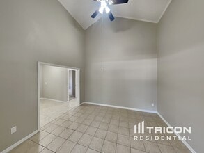 1326 Hatch Pl in Valrico, FL - Building Photo - Building Photo