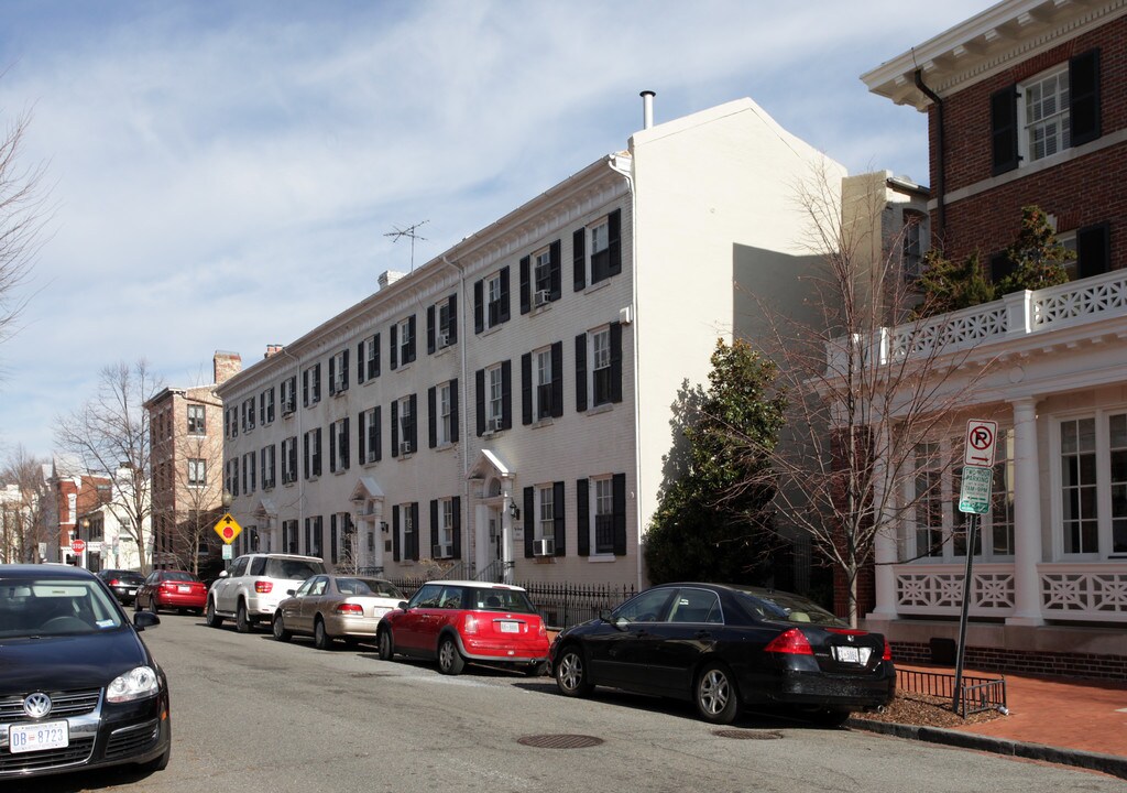 The Colonial in Washington, DC - Building Photo