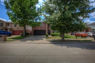 16609 Woodside Dr in Justin, TX - Building Photo - Building Photo