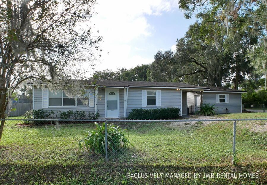 565 Brookview Dr N in Jacksonville, FL - Building Photo