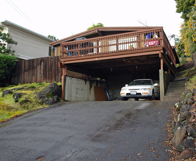 31-33 Ridge Ave in San Rafael, CA - Building Photo - Building Photo