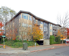 Wingate Apartments in Seattle, WA - Building Photo - Building Photo