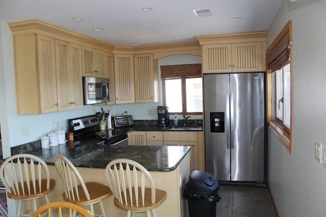 29 Cove St in Mattapoisett, MA - Building Photo - Building Photo