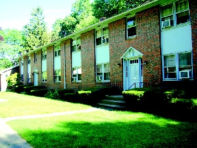 Regency III Apartments in Vernon, CT - Foto de edificio