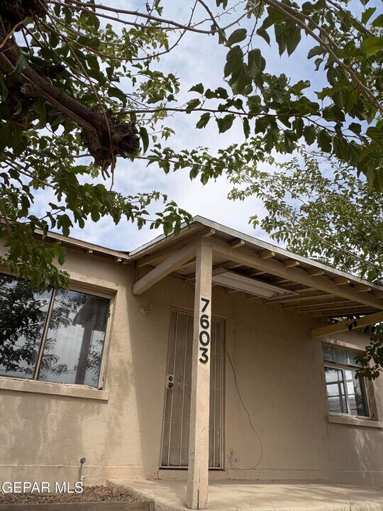 7603 Hermosillo Dr in El Paso, TX - Building Photo