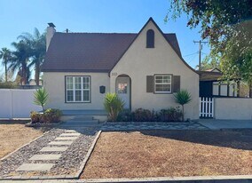 333 S 1st Ave in Covina, CA - Building Photo