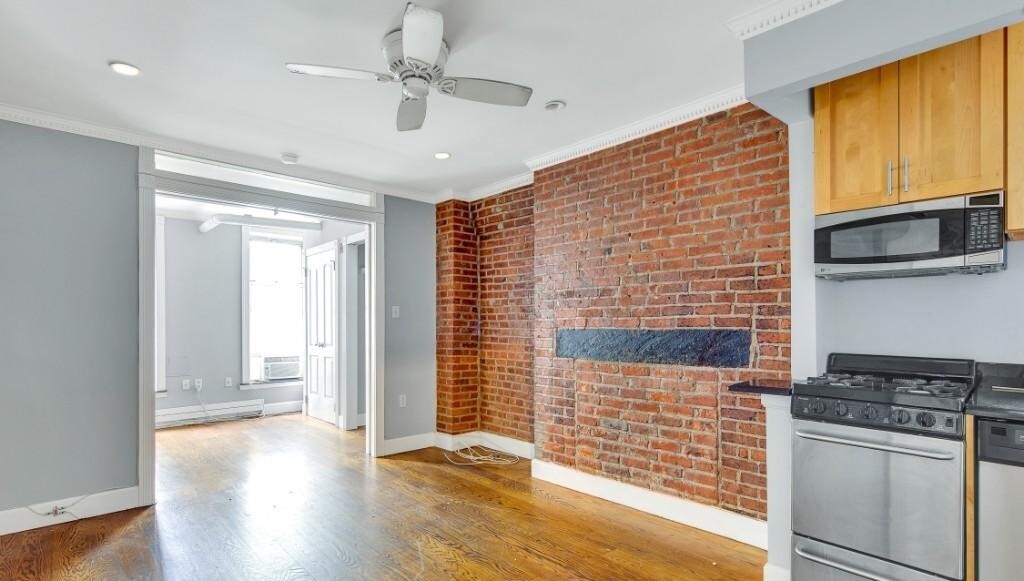 44 Avenue B in New York, NY - Building Photo
