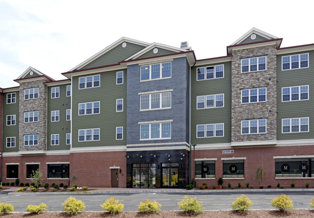 PARKVIEW LUXURY APARTMENTS in Wallington, NJ - Foto de edificio