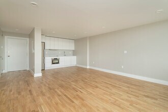 335 Harvard St, Unit F7 in Cambridge, MA - Building Photo - Building Photo