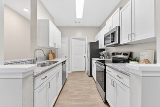 Hawthorne Bridford in Greensboro, NC - Building Photo - Building Photo