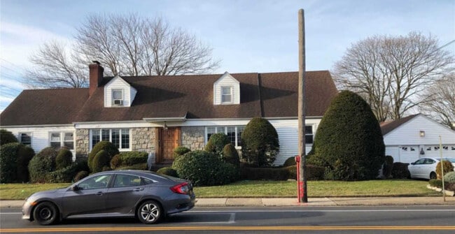 336 Scranton Ave, Unit 1, Unit 1