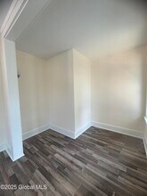 1007 Forest Rd in Schenectady, NY - Building Photo - Building Photo