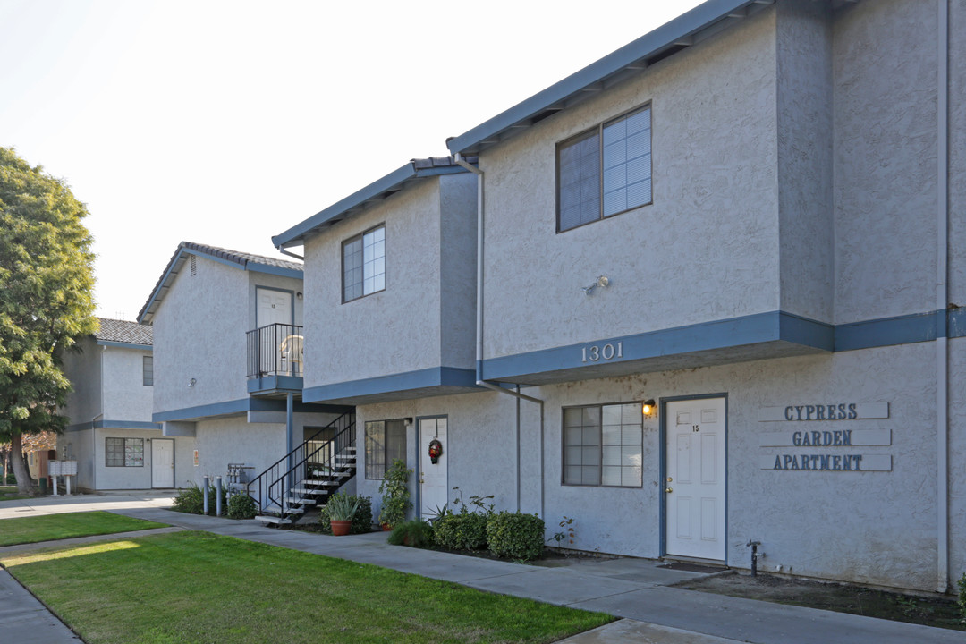 Cypress Garden Apartments in Los Banos, CA - Building Photo