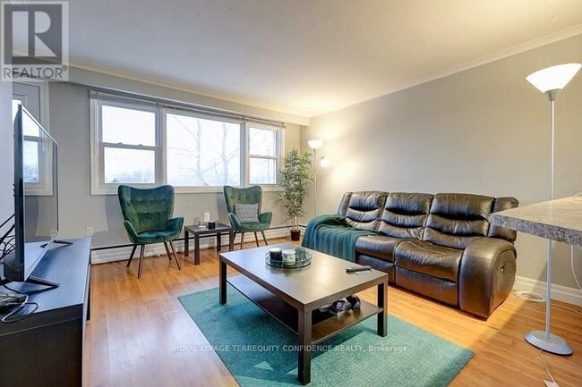 834 SHEPPARD Ave