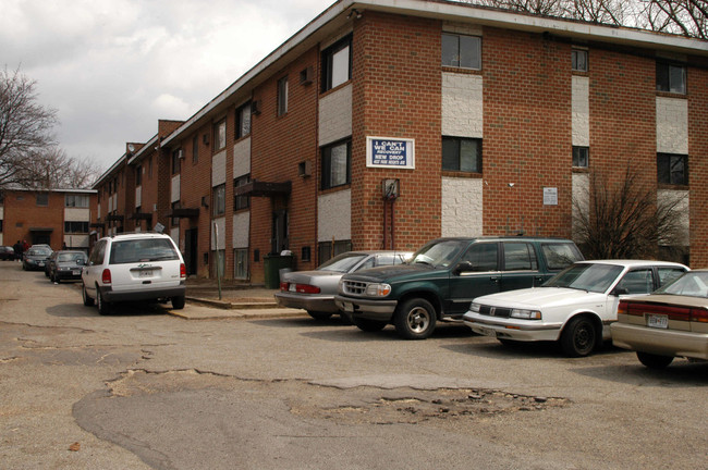 Cason Arms Apartments in Baltimore, MD - Building Photo - Building Photo