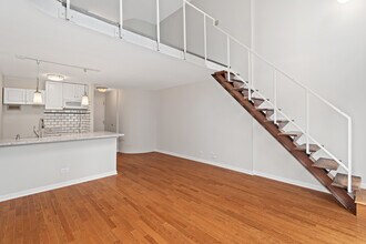 1221 N Dearborn Pkwy-Unit -806S in Chicago, IL - Building Photo - Building Photo