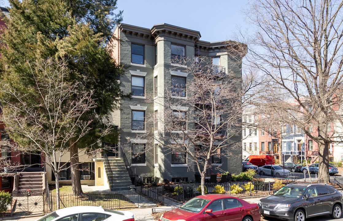 The Nineteen Hundred in Washington, DC - Building Photo