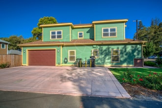 210 Taylor St in Roseville, CA - Building Photo - Building Photo