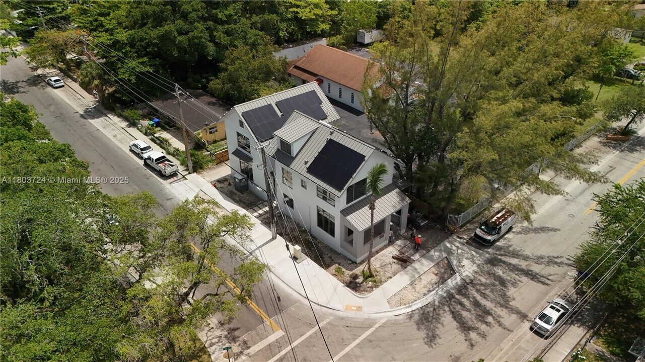3604 Day Ave in Miami, FL - Building Photo